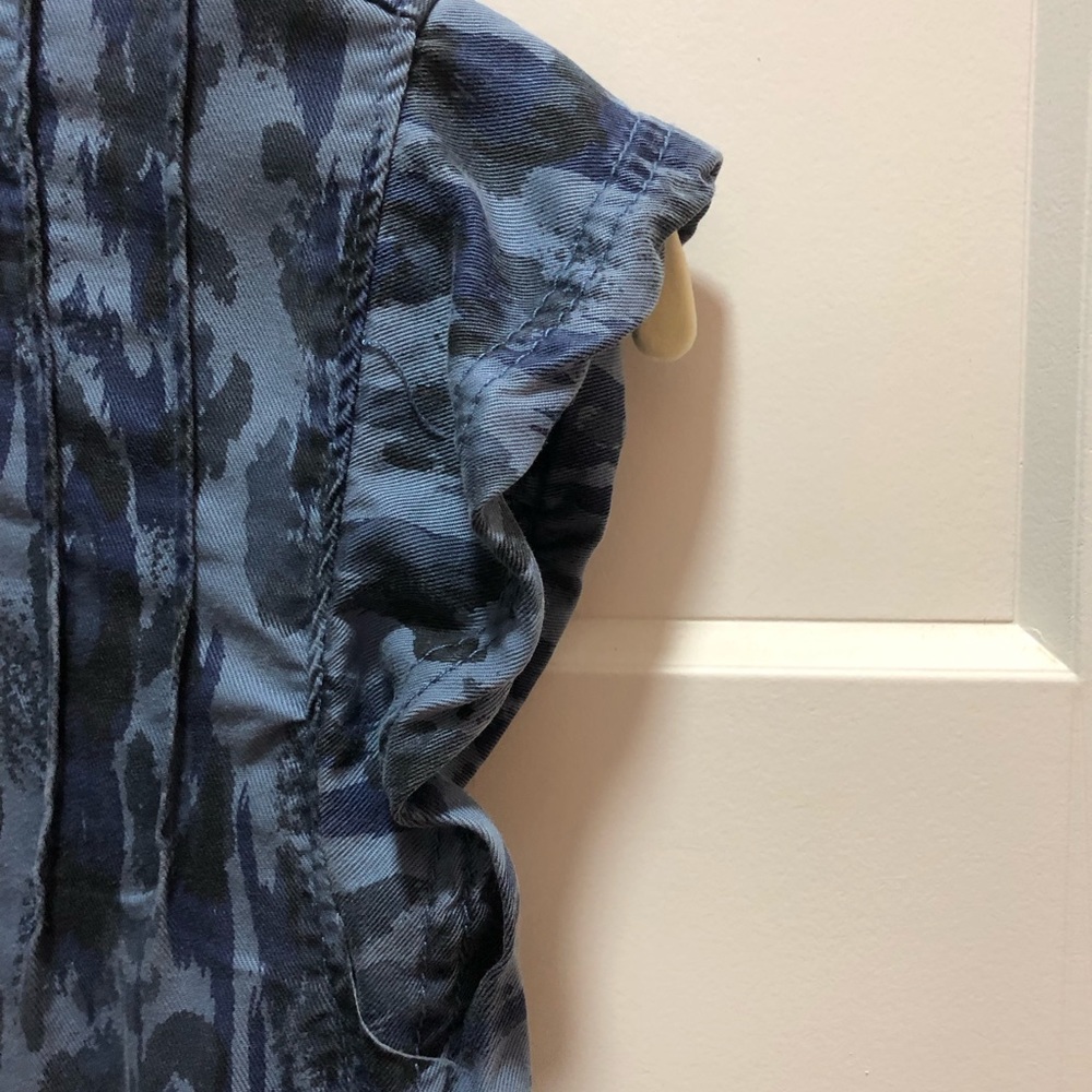 Blue ‘Animal’ Print Camp Sleeve Dress - Picture 5 of 8